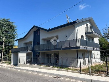 Trilocale via Montello 2, Villasanta