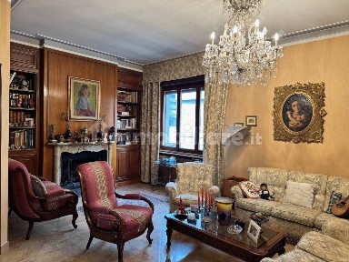 Seregno, Sant'Ambrogio, Via Calatafimi, 1