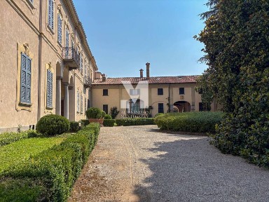 Carate Brianza, Via Stanga Busca, 2
