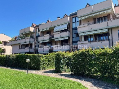 Trilocale via Cesare Beccaria 9, Villasanta