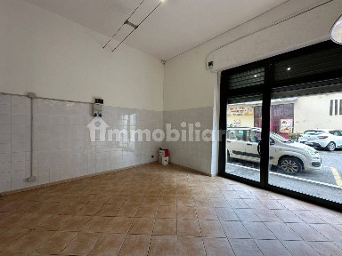 Locale commerciale in Affitto