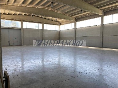 Capannone in Vendita