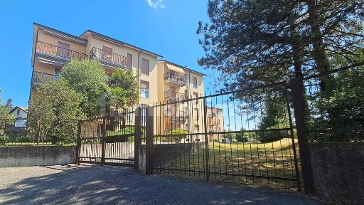 Quadrilocale via Papa Giovanni XXIII 11, Centro, Besana in Brianza