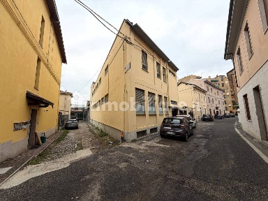 Capannone in Vendita