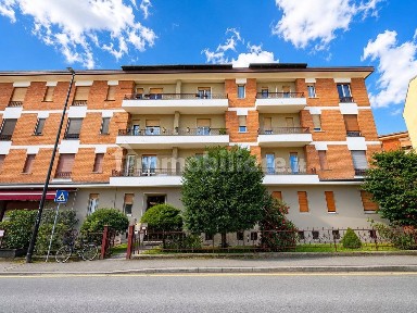 Quadrilocale viale San Martino 7, Centro, Arcore