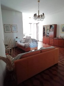 Trilocale via Sciesa 1, Centro, Carate Brianza