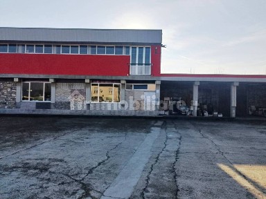 Capannone in Vendita