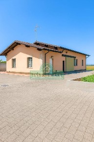 Capannone in Vendita