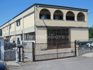 Capannone in Vendita