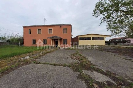 Capannone in Vendita