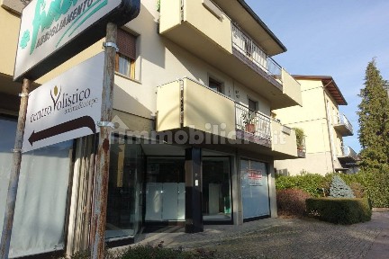 Locale commerciale in Affitto