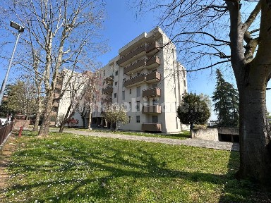 Caponago, Via Alcide De Gasperi, 27