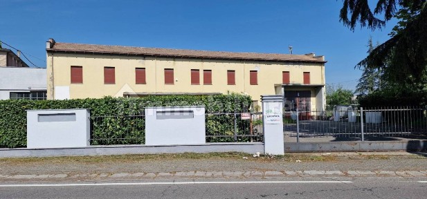 Capannone in Vendita