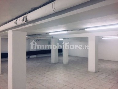 Locale commerciale in Affitto