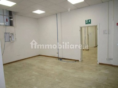 Locale commerciale in Affitto
