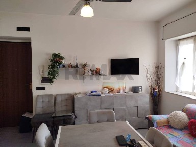 Bilocale via Toselli 4, Centro, Limbiate