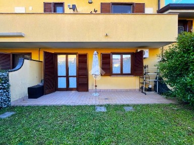 Bilocale via Cristoforo Colombo 8, Cavenago di Brianza