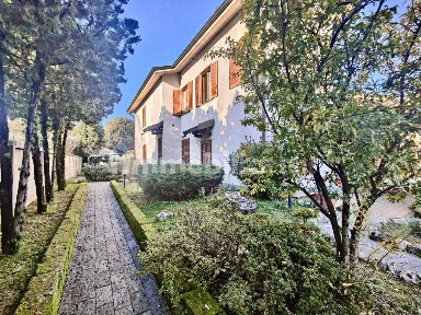 Lentate sul Seveso, Via Giuseppe Mazzini 6