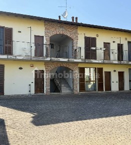 Bilocale Cascina Cascinella 3f, Centro, Bernareggio
