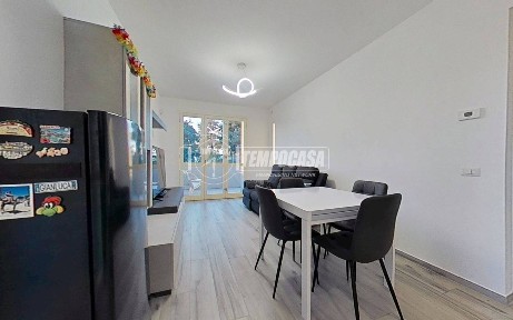 Bilocale viale Regina Margherita 3, Macherio