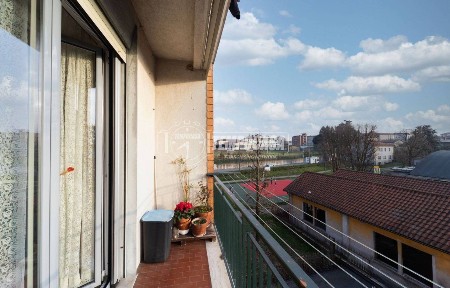 Trilocale via Papa Giovanni XXIII 9, Renate