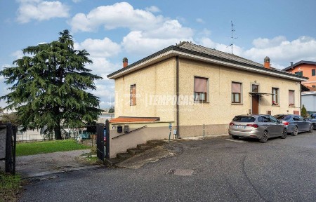 Trilocale via Guglielmo Marconi 38, Centro, Veduggio con Colzano