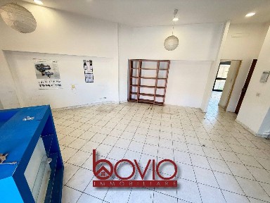 Locale commerciale in Affitto