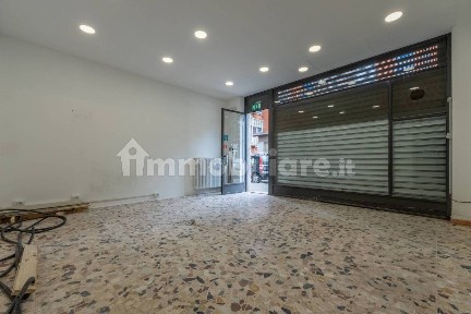 Locale commerciale in Affitto