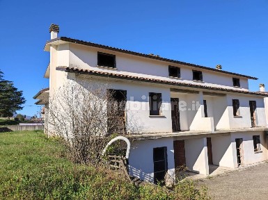 Villa a schiera via Pietro Nenni, Vasanello