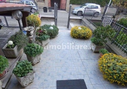 Villa a schiera 5 locali, buono stato, Centro, Vetralla