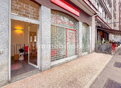 Locale commerciale in Vendita