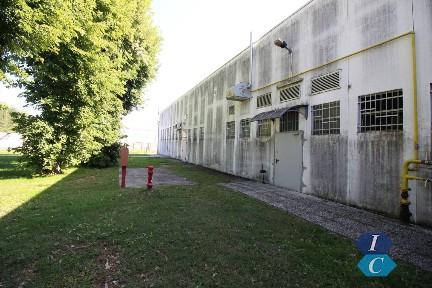 Capannone in Affitto