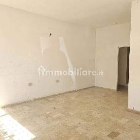 Locale commerciale in Affitto