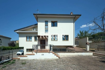 Villa unifamiliare via del Salice, 7, Paganica - Tempera, L'Aquila