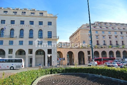 Locale commerciale in Affitto