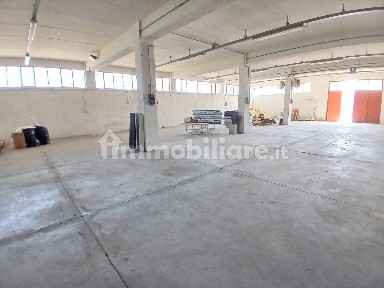 Magazzino - Deposito in Affitto
