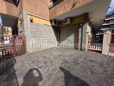 Locale commerciale in Affitto