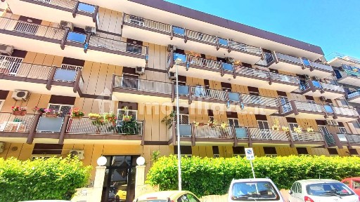 Trilocale via Giuseppe Petraglione 11, Poggiofranco, Bari