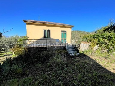 Terratetto unifamiliare 60 m², da ristrutturare, Bonito