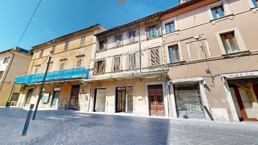 Locale commerciale in Affitto