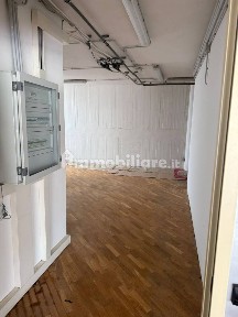 Capannone in Affitto