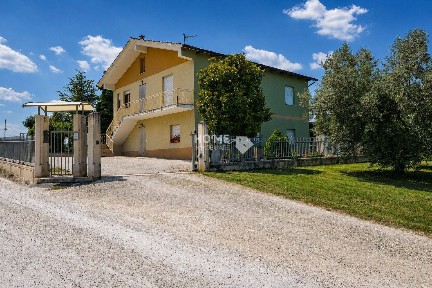 Casale Contrada Cimarella, Macerata