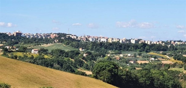Casale Contrada Alberotondo 26/A, Macerata