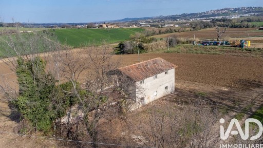 Rustico via contrada valteia 9, Centro, Macerata