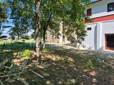 Casa colonica Contrada Fratte, Montefano
