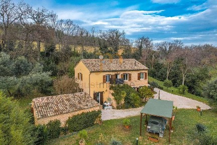 Rustico, ottimo stato, 240 m², Montecosaro