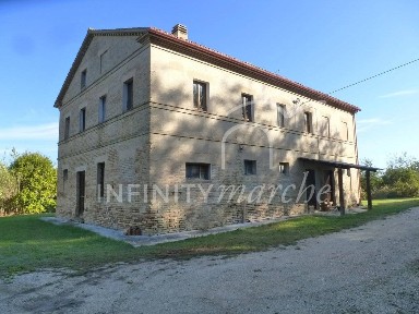 Montecosaro, Località Asola