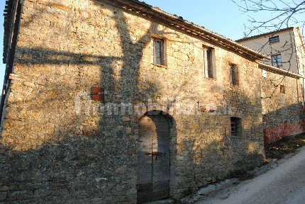 Casa colonica Contrada Fosse, Penna San Giovanni