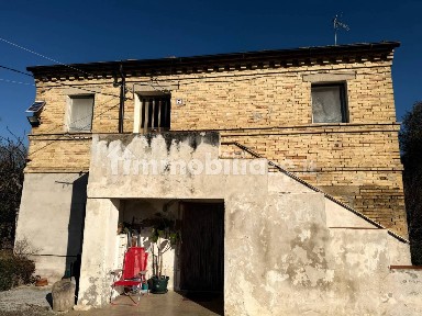 Rustico, buono stato, 265 m², Montelupone