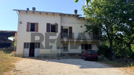 Rustico, buono stato, 259 m², Cingoli